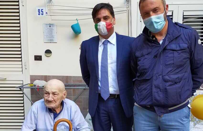 Un altro “nonno” compie 100 anni. Gli ultracentenari a Catania sono 138.