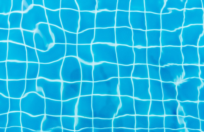Monreale, un bimbo di 2 anni rischia di annegare in piscina: rianimato da un massaggio cardiaco