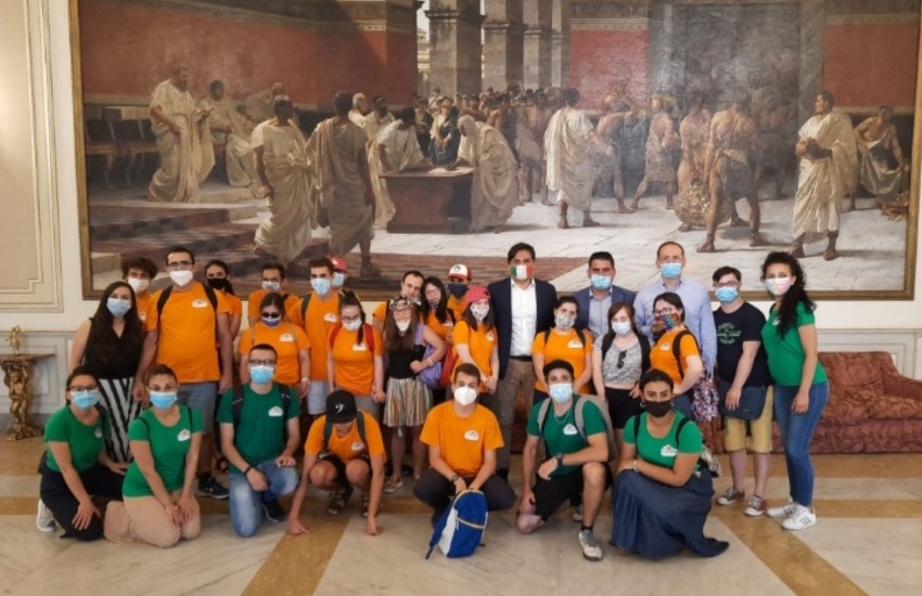 Palazzo degli Elefanti, il sindaco Pogliese incontra i ragazzi del progetto di inclusione “Controvento Summer Camp”