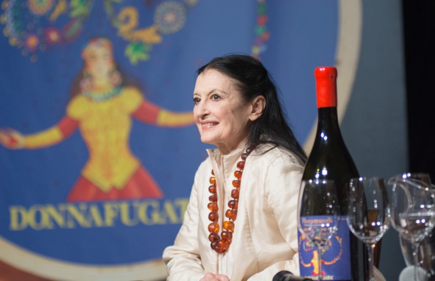 Donnafugata. “Calici di stelle 2021” nella Tenuta di Acate: annate storiche, ricercati abbinamenti e l’arte della danza con un omaggio a Carla Fracci