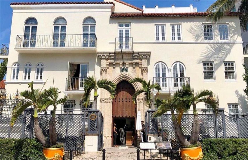 Altro giallo nella villa di Versace: trovati due cadaveri 24 anni dopo nello stesso giorno dell’omicidio dello stilista