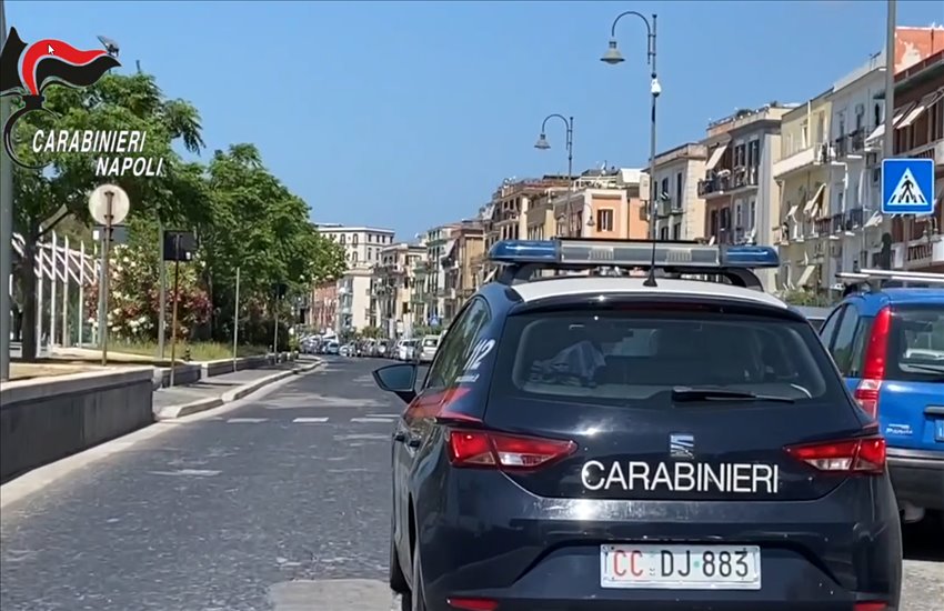Estorsioni imposte alle attività commerciali di Pozzuoli sotto minaccia di mitragliatrici e colpi di pistola (VIDEO)