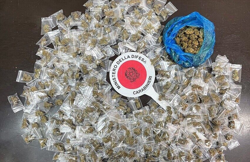 Paternò, il garage era la sua base di spaccio, pusher arrestato in via Motta