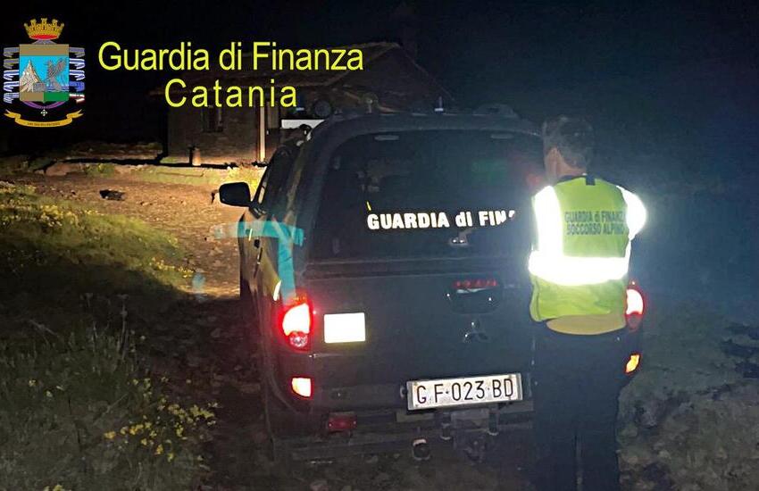 Etna , soccorsa una escursionista infortunatasi nel versante sud-est del vulcano