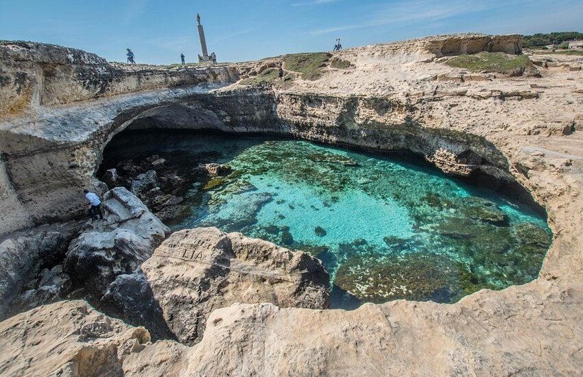 Turista si ferisce tuffandosi dalla Grotta della Poesia, ma rifiuta di andare in ospedale per evitare la multa