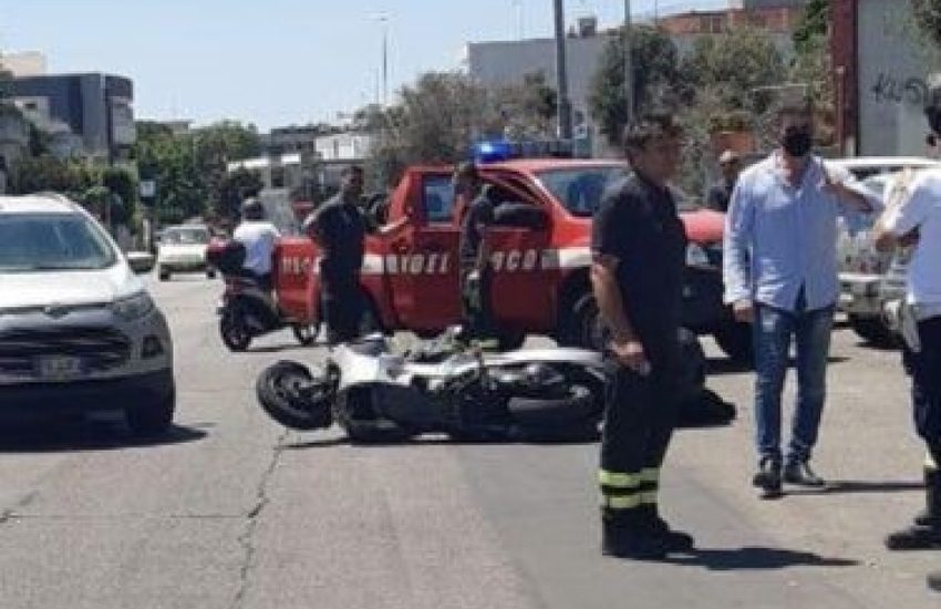 Incidente a Lecce. Schianto tra auto e scooter, 40enne con codice rosso in ospedale