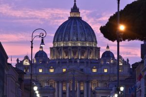 Vaticano: a processo dieci tra laici ed ecclesiastici