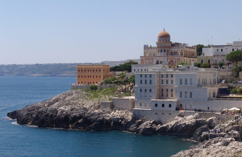 Tragedia sfiorata nel Salento. Minaccia di uccidersi lanciandosi dalla scogliera, lo salvano i carabinieri