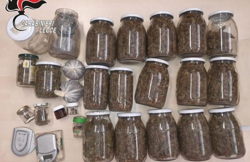 Oltre 1,5 chili di marijuana in casa, arrestato per spaccio 45enne