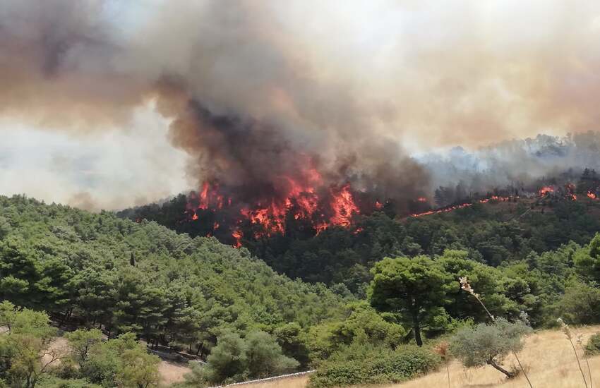 Devastante incendio a Giarratana. “Qui abbiamo l’inferno, aiutateci!”