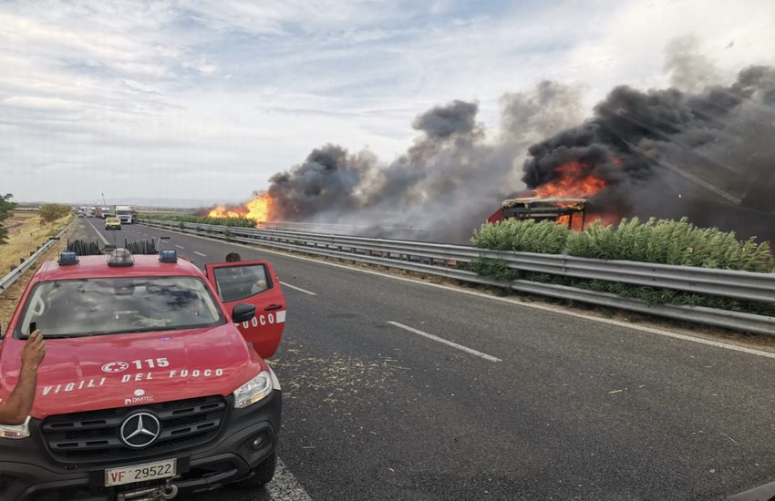 Puglia: Incidente stradale, esplode autocisterna. Le immagini – Video