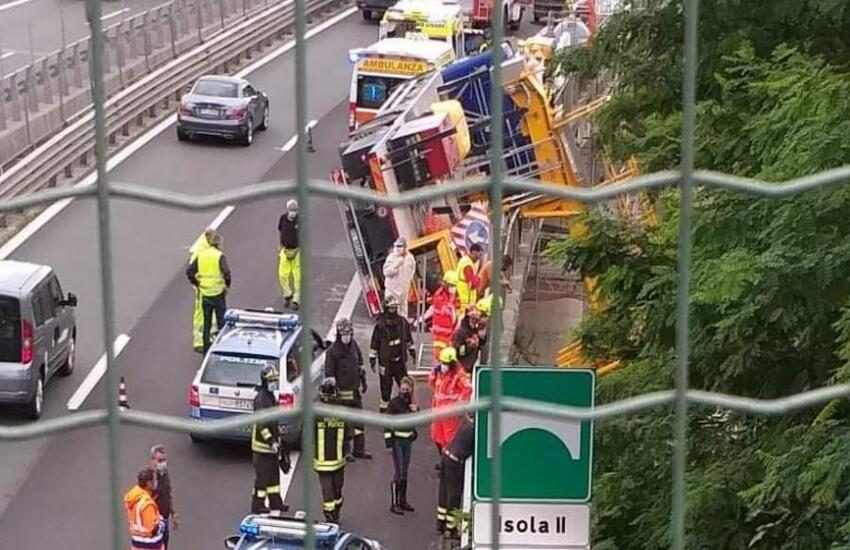 Parma: Schiacciato da ruspa in retromarcia, operaio muore su A15
