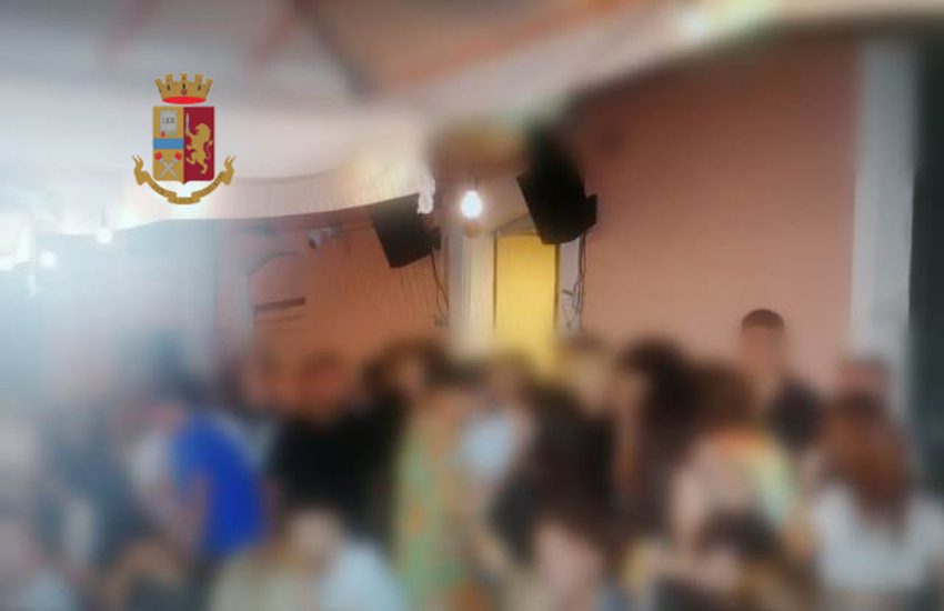 Assembramenti senza mascherina, chiude un altro locale a Gallipoli. Sequestrata droga per turisti