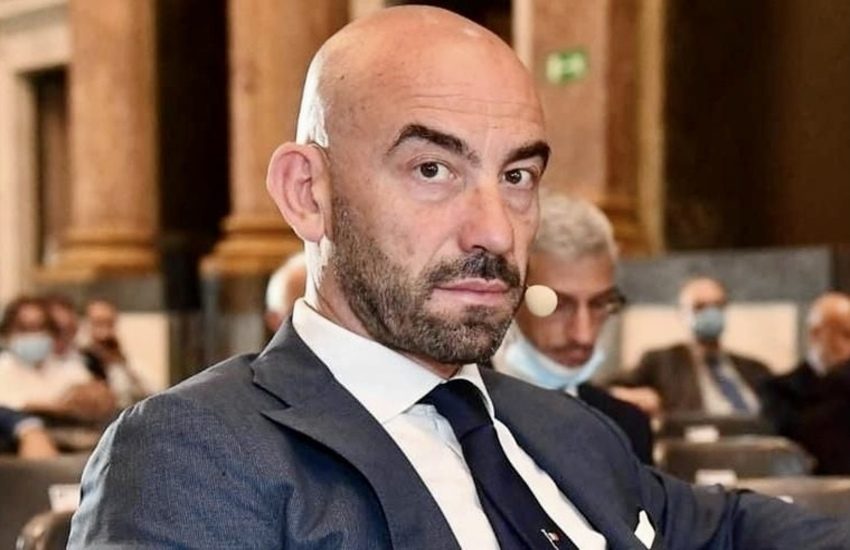 No vax insegue e minaccia Matteo Bassetti, denunciato