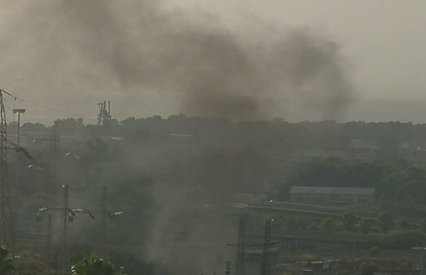 Fuoco a Catania e provincia: in fiamme cabina elettrica a Librino, macchia mediterranea ad Acireale e Linguaglossa