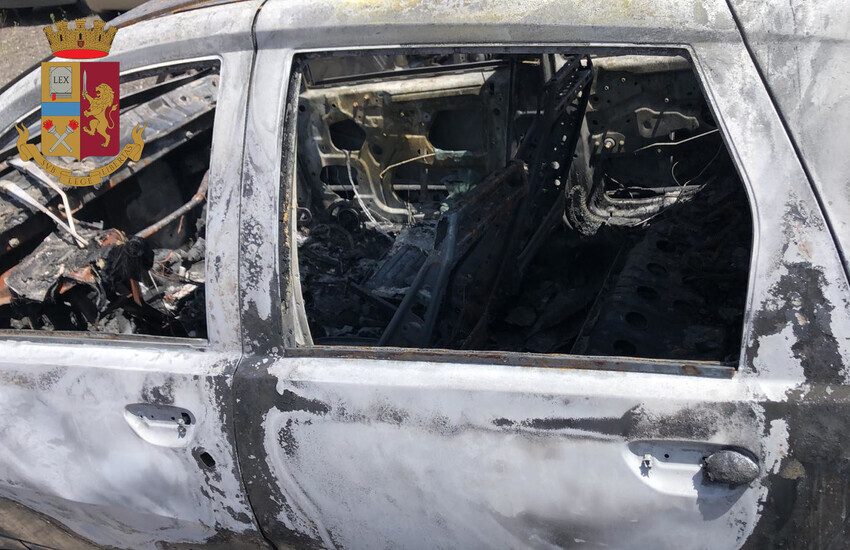 Adrano, incendia la propria autovettura per “nervosismo” e rischia di causare un disastro, denunciato