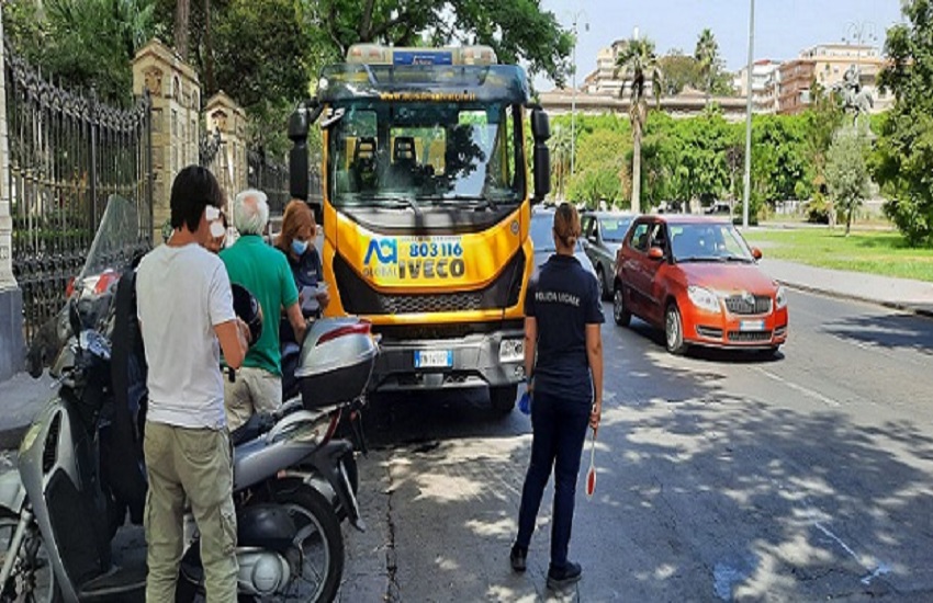 Catania, Polizia Municipale: 180 verbali ad agosto per infrazioni Codice della Strada