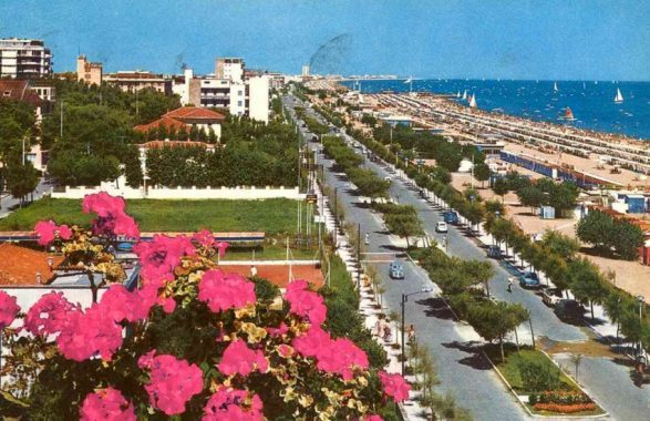 Vacanza a Riccione: ragazza cade dal balcone dell'hotel