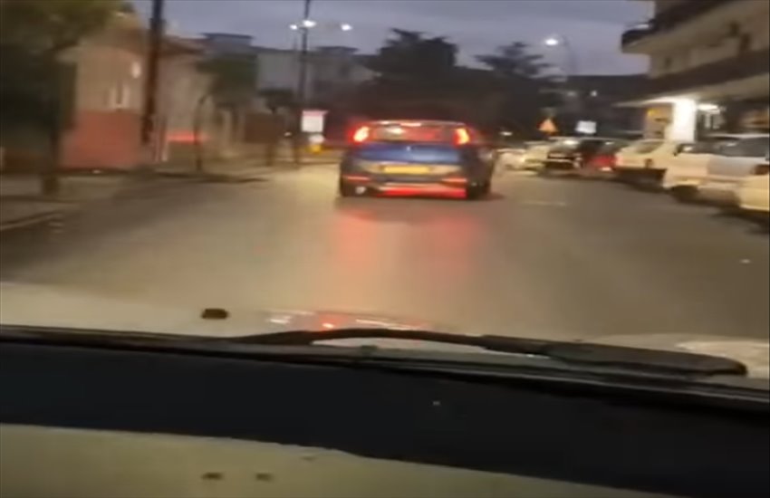 Sfreccia tra le strade di Cardito simulando la sirena delle forze dell’ordine e posta il video sui social, denunciato 17enne di Afragola