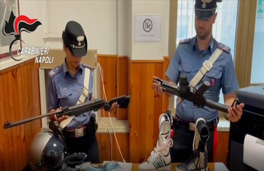 Torre Annunziata, si “divertivano” a sparare pallini di gomma contro i cittadini. Individuati 2 giovanissimi (VIDEO)