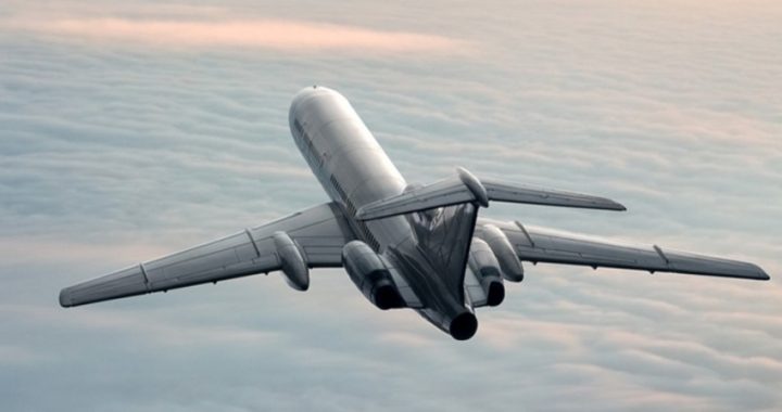 Turbolenze sul volo da incubo, un morto e diversi feriti su un Boeing