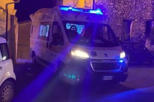 Uomo accoltellato nel sonno nel Brindisino: grave un 43enne, indagini sulla moglie
