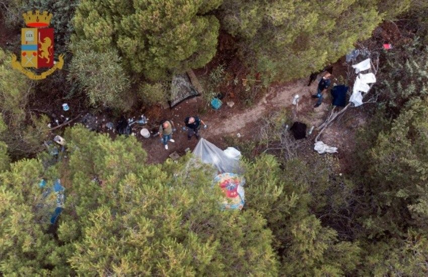 Blitz nel Salento, setacciata la pineta di Baia Verde. Arrestati in due per droga