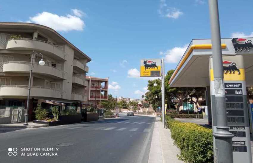 Comiso: camion travolge cestello gru. Operaio in gravi condizioni