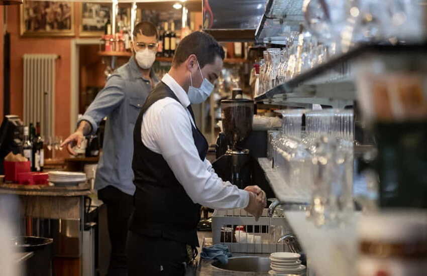 Nuova ordinanza Musumeci: bar e ristoranti di nuovo aperti anche a Comiso e Vittoria