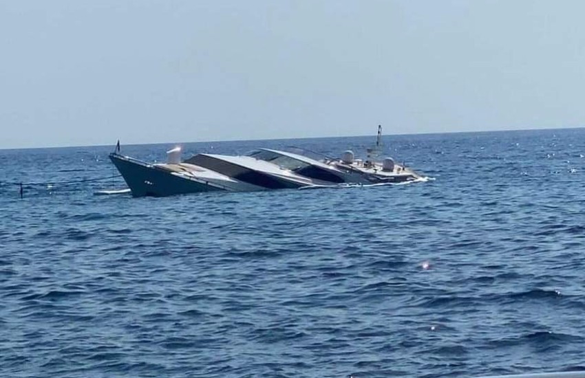 Grosso yacht si inabissa al largo di Ponza: le immagini