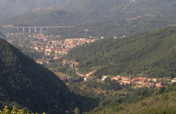 Pontremoli, esplosione: crolla un'abitazione a due piani