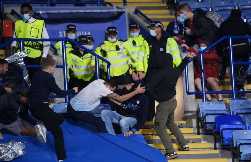 Scontri Leicester: Arrestati nove tifosi del Napoli