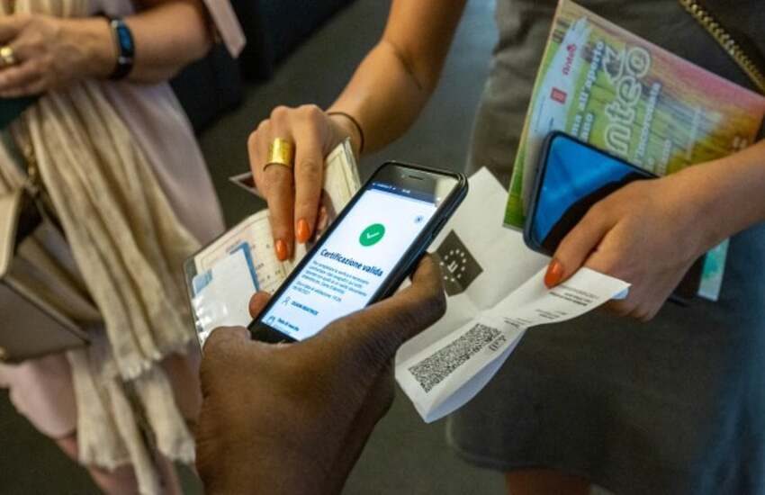 Respinto da preside perché senza green pass, professore presenta denuncia