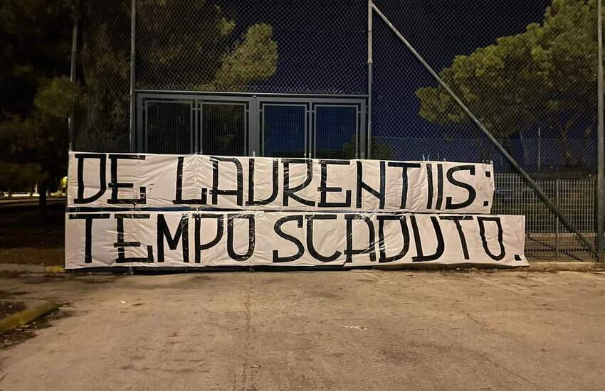 Bari: Tifosi contro famiglia De Laurentiis, ‘Pazienza finita, passate la mano’