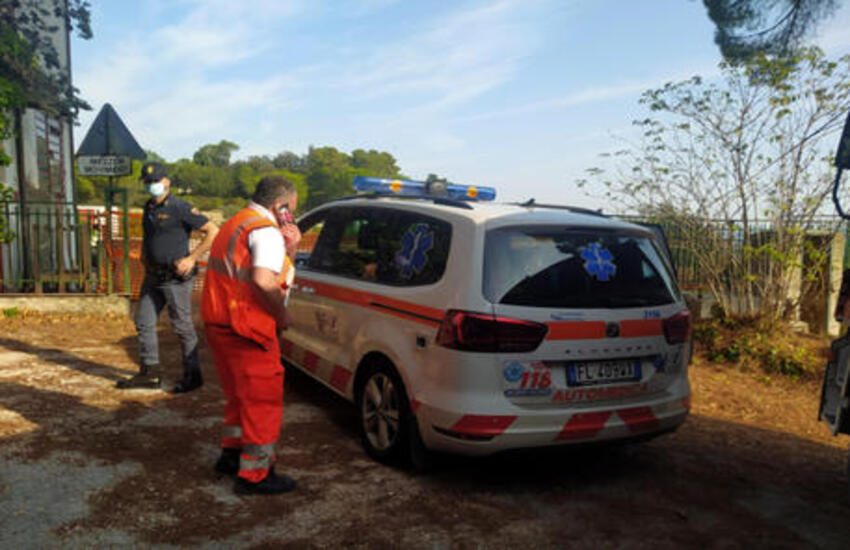 Macabra scoperta a Macerata: Tre corpi decomposti in una villetta