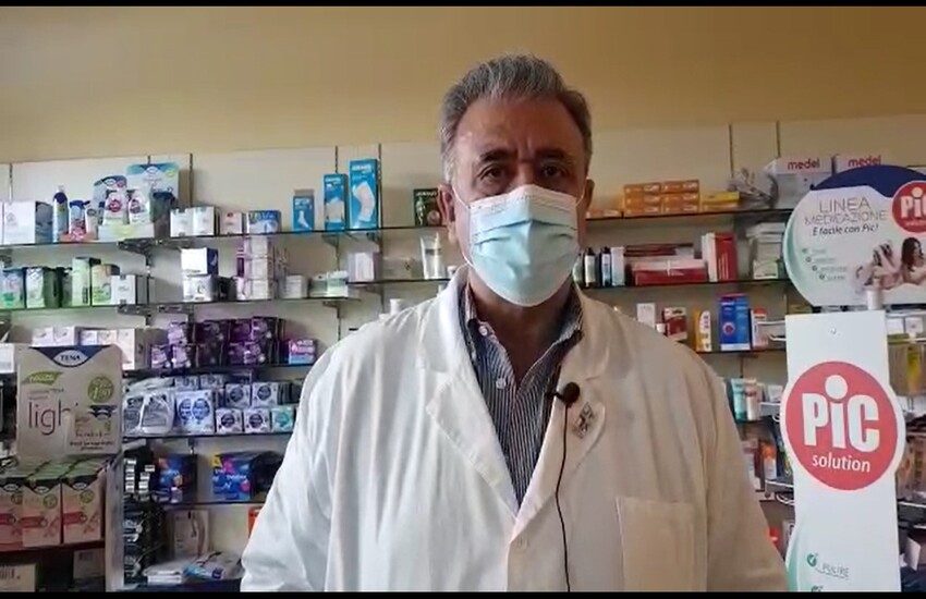 Vaccini in farmacia a Catania: “Chi non aderisce è solo per lo spazio, siamo tutti convinti”