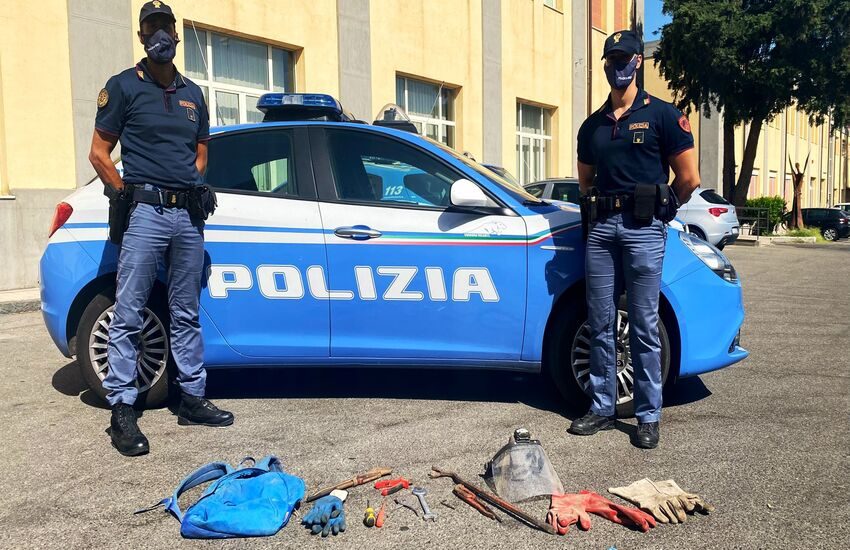 Ex birrificio Messina: polizia arresta quattro messinesi sorpresi a rubare