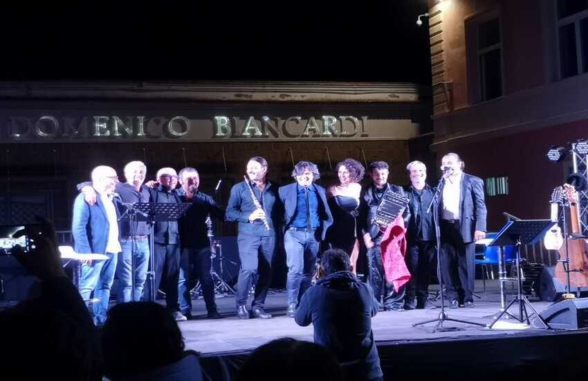 Patrizio Rispo e Diego Moreno accendono la notte di Avella a ritmo di tango nel nome di Maradona