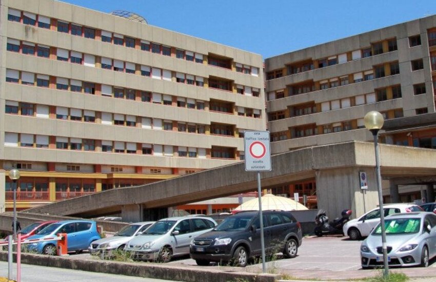 Donna morta dopo intervento alle ovaie all’ospedale Papardo: 17 indagati dalla Procura