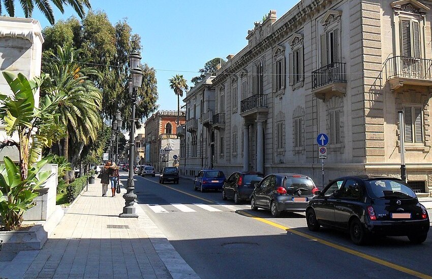 Reggio Calabria, Lungomare chiuso al traffico per interventi di potatura