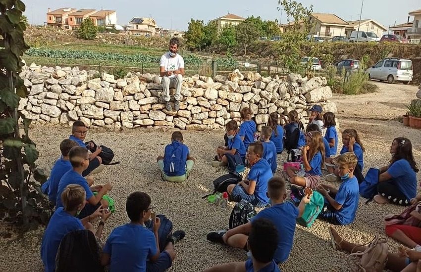 Ragusa: “Dal rispetto dell’ambiente al rispetto dei lavoratori, ecco i messaggi che lanciamo ai più piccoli”. Alla cooperativa Proxima le visite didattiche sono a sfondo etico e sociale