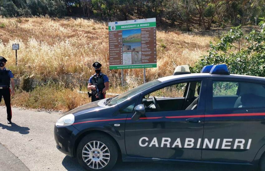 Mineo, arrestato 60enne del posto trovato con un fucile calibro 12 detenuto illegalmente