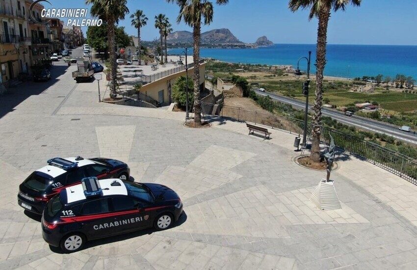 Bagheria, rissa in strada, in manette 3 persone