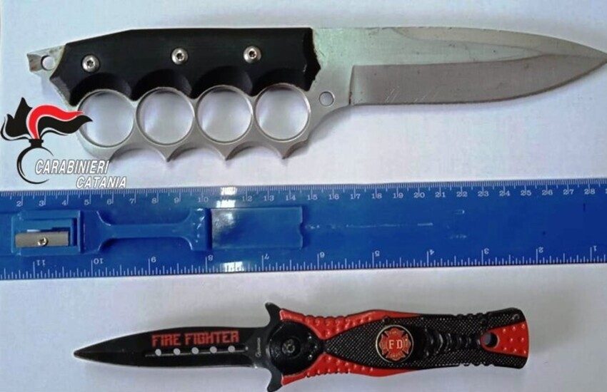 San Gregorio di Catania, “il tirapugni mi serve per pescare”,  denunciato studente universitario