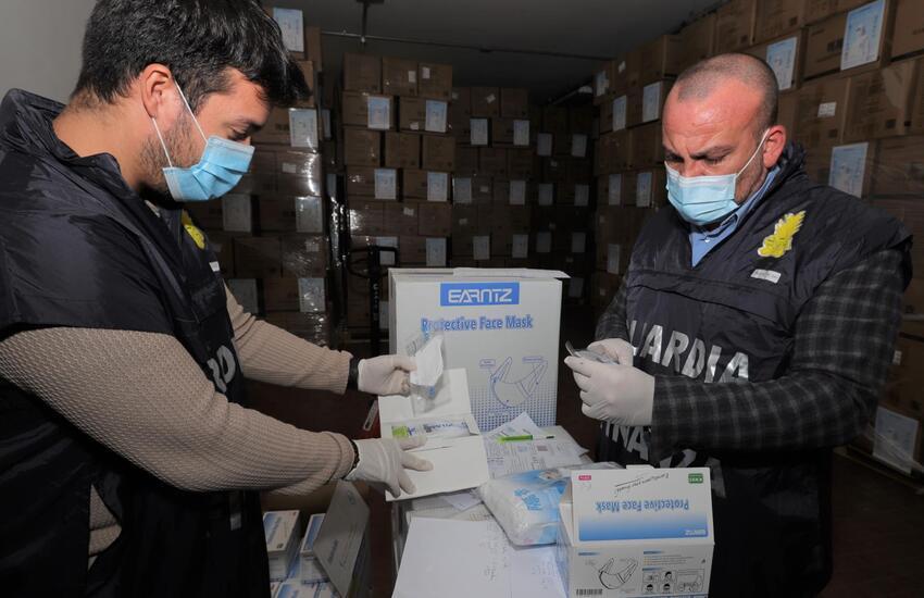 Contrabbando e truffa aggravata ai danni delle strutture sanitarie dell’Emilia