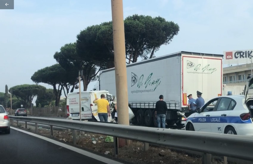 Brutto incidente, l’ennesimo, sulla Pontina: code in direzione Roma