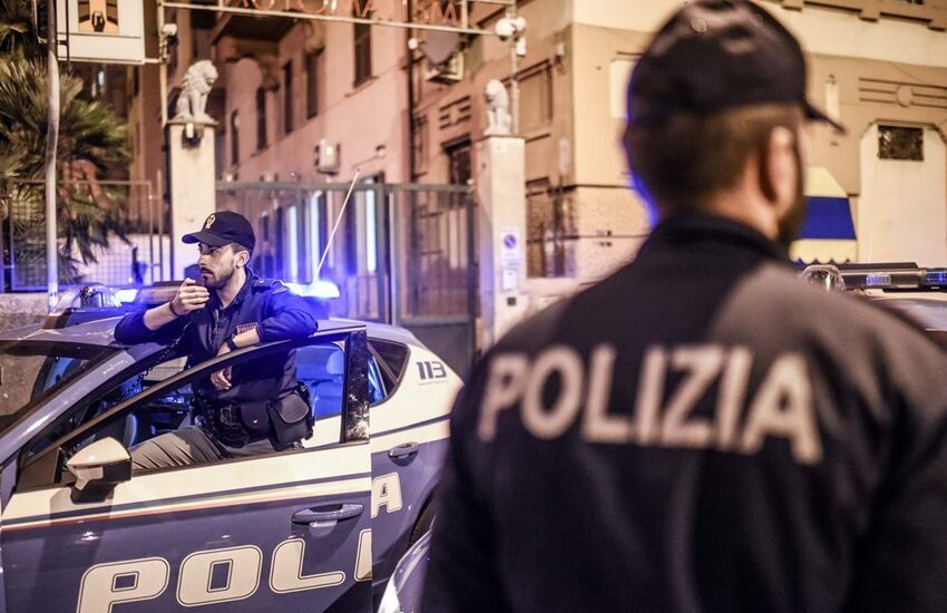 Taranto, estorsione sventata: arrestati padre e figlio