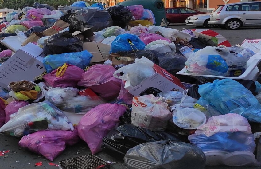 Crisi dei rifiuti a Torre del Greco, la denuncia della Buttol: “50 netturbini in malattia a Capodanno, situazione non più sostenibile”