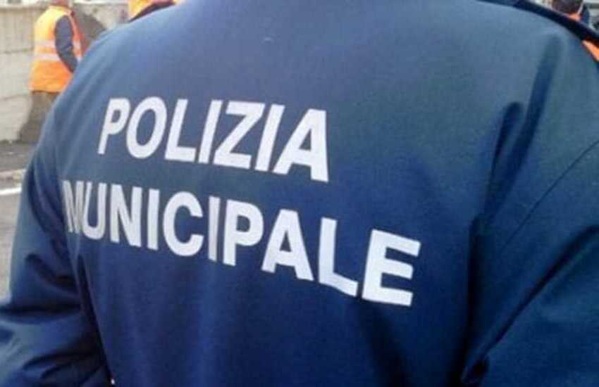 Si allontana da casa anche se positivo al covid, controlli da parte della Polizia Municipale a Gravina di Catania