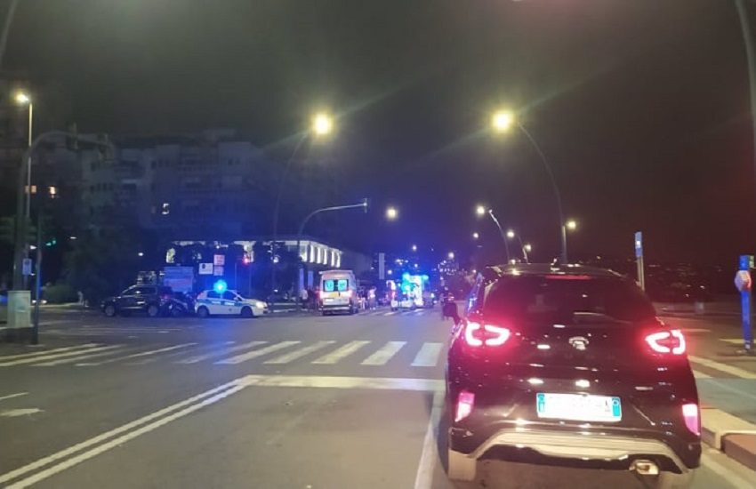 Catania, maxi incidente fra tre auto in piazza Nettuno: 4 feriti